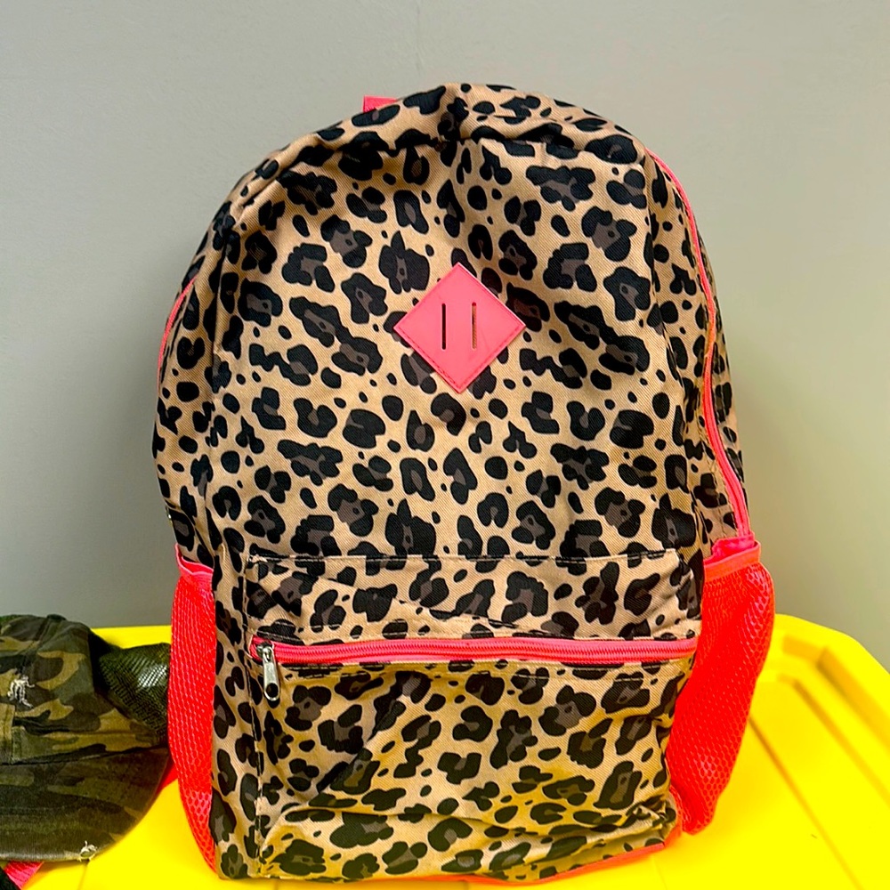NWOT Leopard and peach backpack